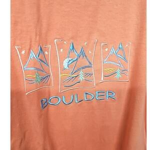 90s Vintage Boulder CO Embroidered Nature T Shirt Sz M Mountain Camping Outdoors